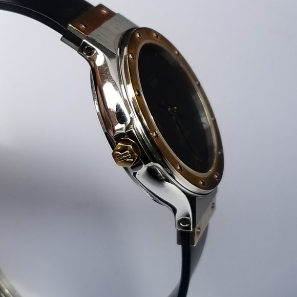 HUBLOT MDM 18K YELLOW GOLD 28 MM BLACK DIAL QUARTZ WATCH - Picture 10 of 16